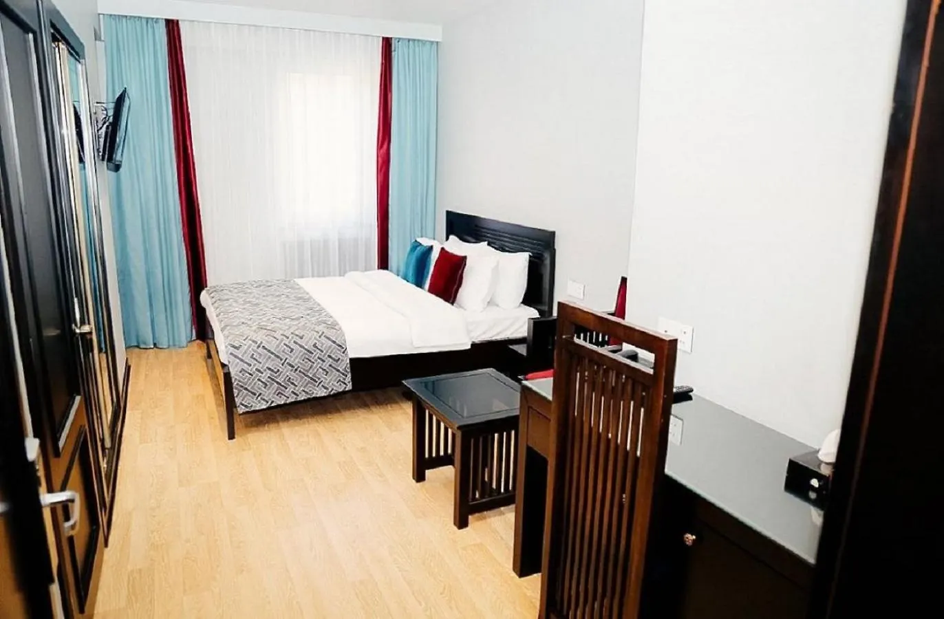 Vitrage Hotel باكو 4*,